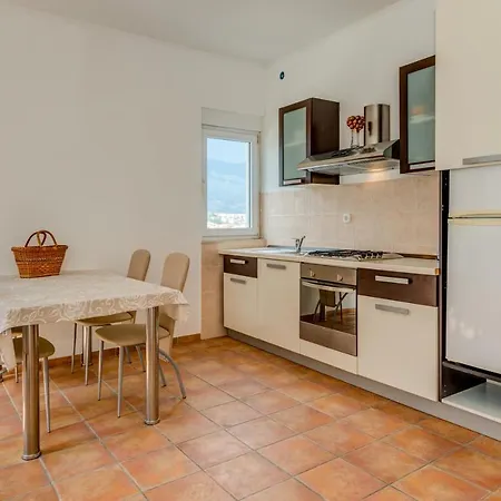Tina Apartamento Split